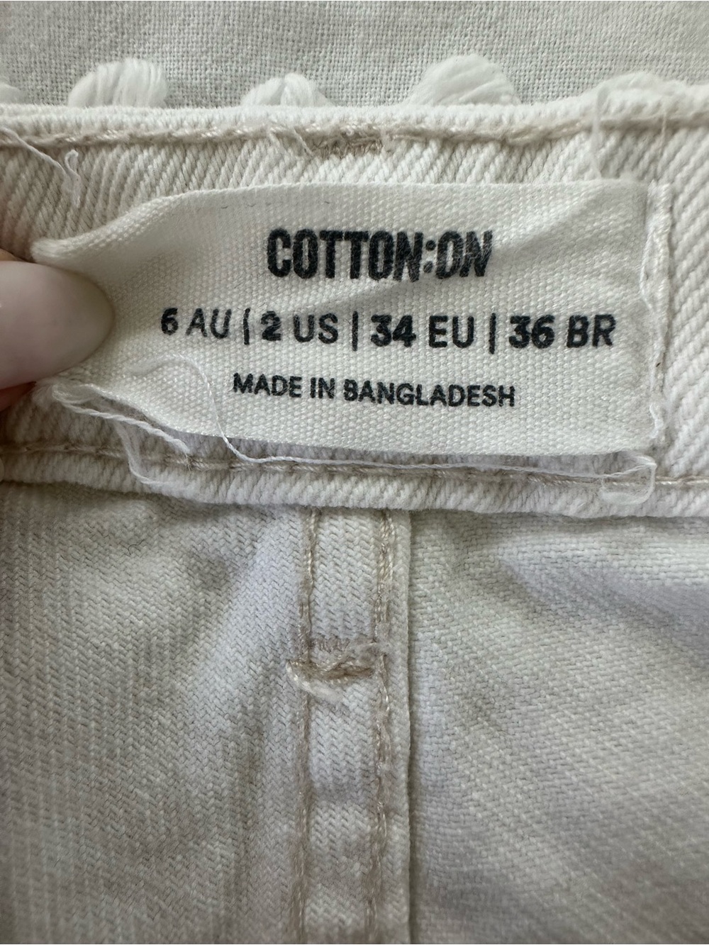 Cotton On mid rise straight leg jeans in white - Picture 11 of 13
